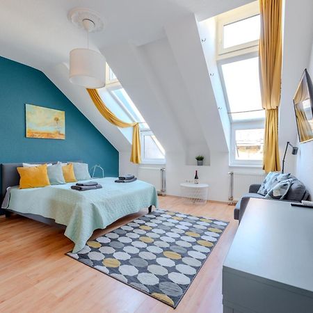 Cozy Flat In The Heart Of Buda Budapest Exterior foto