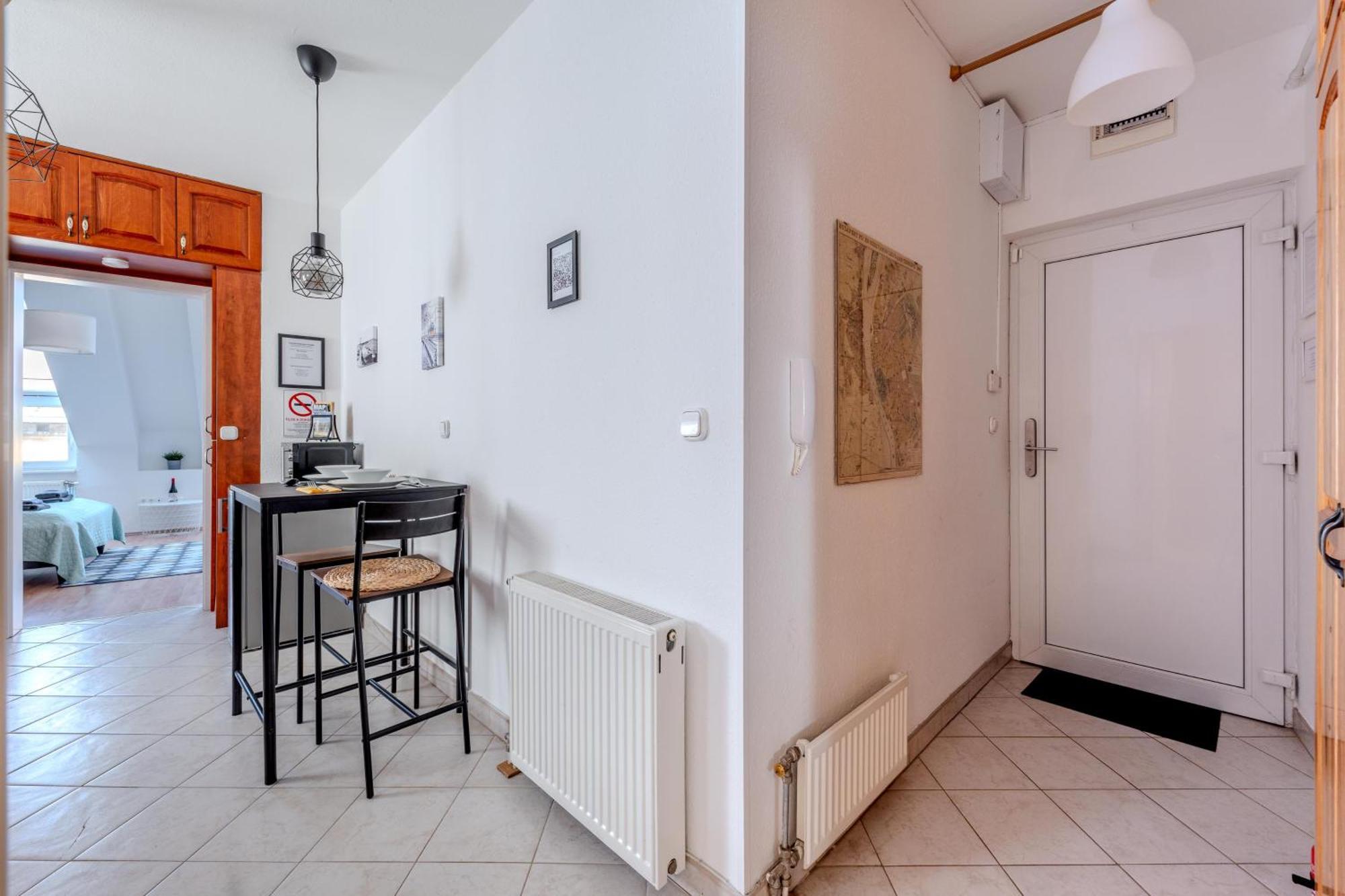 Cozy Flat In The Heart Of Buda Budapest Exterior foto